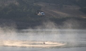 Τουρκία: Έκλεισαν και πάλι τα Δαρδανέλια λόγω της συνεχιζόμενης πυρκαγιάς στην επαρχία Τσανάκαλε