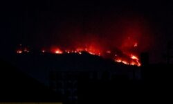 Μεγάλη φωτιά σε εξέλιξη στην Εύβοια: Καίει δασική έκταση ενώ πνέουν ισχυροί άνεμοι
