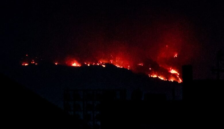Μεγάλης έκτασης πυρκαγιά στον Ταΰγετο – Στη «μάχη» πυροσβεστικές δυνάμεις απο τις γύρω περιοχές