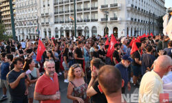 Διαμαρτυρία στο Σύνταγμα για τις φωτιές – Δείτε εικόνες του News