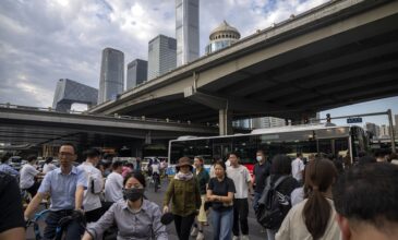 Κίνα: Αυξήθηκε κατά σχεδόν 2 εκατ. η υπερβάλλουσα θνησιμότητα μετά την άρση των μέτρων για τον κορονοϊό