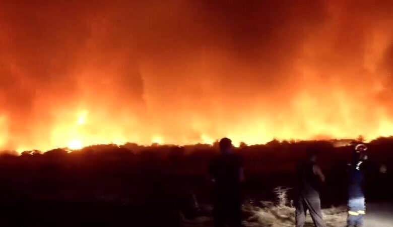 Μαίνονται οι πυρκαγιές σε Μαγνησία και Έβρο – Μήνυμα του 112 στους κατοίκους σε Δαδιά και Σουφλί
