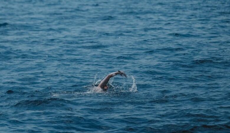 Βέλγος κολύμπησε 131 χλμ στον Κορινθιακό καταρρίπτοντας το παγκόσμιο ρεκόρ ανοιχτής θαλάσσης