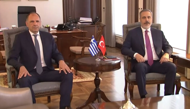 Τουρκικά ΜΜΕ για το τετ α τετ Γεραπετρίτη – Φιντάν: «Nέα εποχή και νέα ραντεβού στις ελληνοτουρκικές σχέσεις»