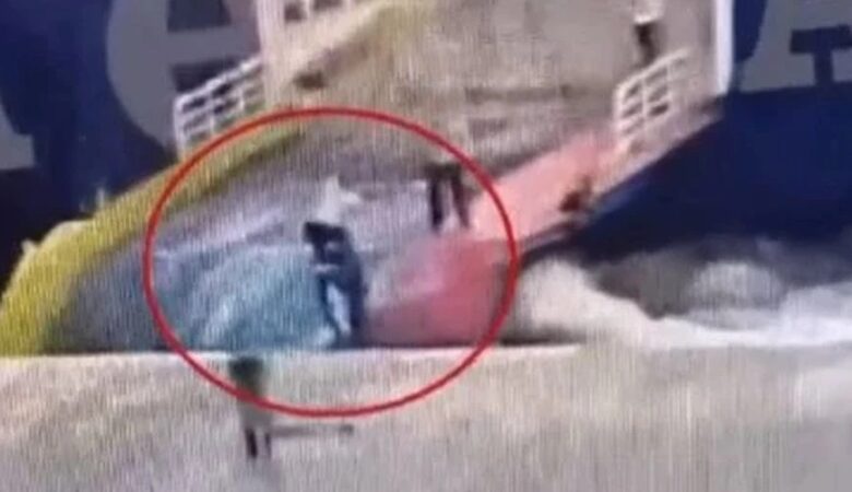 Τραγωδία στο λιμάνι του Πειραιά: Τι λέει μάρτυρας που είδε τον 36χρονο να πνίγεται – «Την ώρα που ξεκινούσε ο καταπέλτης να φύγει, αυτός συνέχιζε και τον έσπρωχνε»