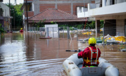 Ξεπέρασαν τις 3.700 οι αντλήσεις υδάτων από την Πυροσβεστική στη Θεσσαλία