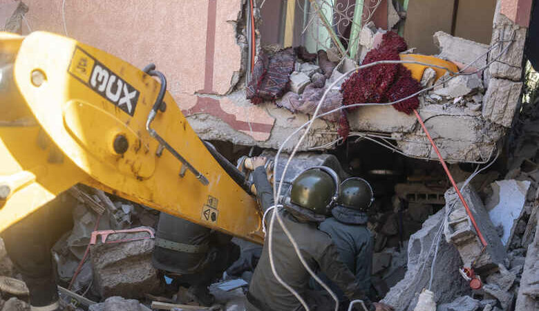 Ξεπέρασαν τους 1.000 οι νεκροί από τον σεισμό στο Μαρόκο – Τα συνεργεία ψάχνουν για επιζώντες στα συντρίμμια