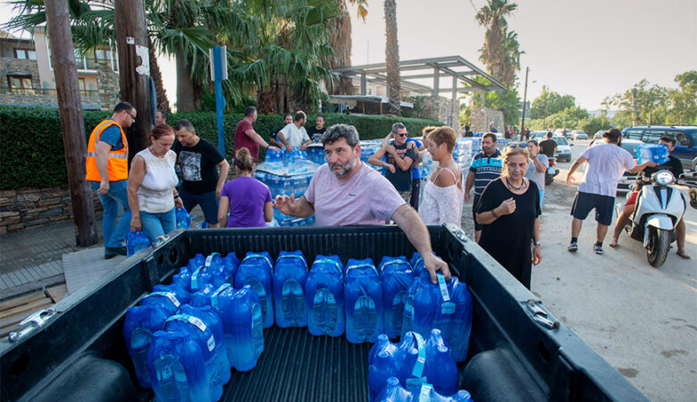 Μπαίνει πλαφόν στην τιμή του εμφιαλωμένου νερού στη Θεσσαλία – Τα βαρύτατα πρόστιμα που προβλέπονται για τους παραβάτες