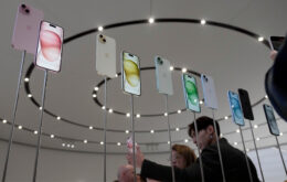 Αντιδράσεις από χρήστες της Apple για το νέο iPhone 15 – «Η καινοτομία πέθανε με τον Στιβ Τζομπς»