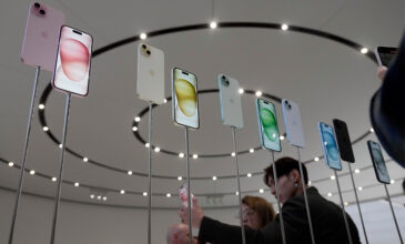 Αντιδράσεις από χρήστες της Apple για το νέο iPhone 15 – «Η καινοτομία πέθανε με τον Στιβ Τζομπς»