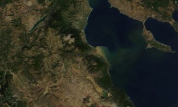Κακοκαιρία Daniel: Δορυφόρος δείχνει ότι η λάσπη από τη Θεσσαλία έφτασε στις ακτές της Χαλκιδικής