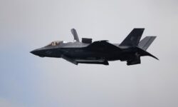 Η Ουάσιγκτον αναζητά ένα F-35 που χάθηκε μετά την εγκατάλειψή του από τον πιλότο του
