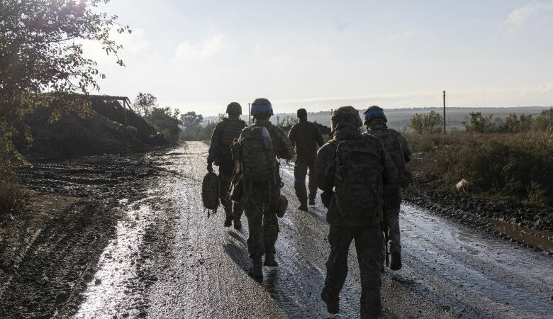 Οι Ουκρανοί διέρρηξαν τη ρωσική γραμμή άμυνας κοντά στην Μπαχμούτ, υποστηρίζει ο στρατηγός Σίρσκι