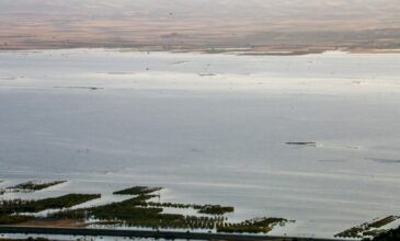 «Δεν διαπιστώνεται σημαντικό πρόβλημα ρύπανσης στα πλημμυρισμένα νερά της λίμνης» λέει το ΥΠΕΝ