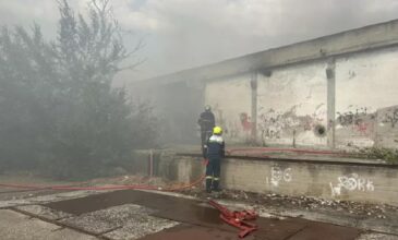 Φωτιά σε εγκαταλελειμμένο εργοστάσιο στην Κομοτηνή – Μήνυμα του 112 για τους καπνούς