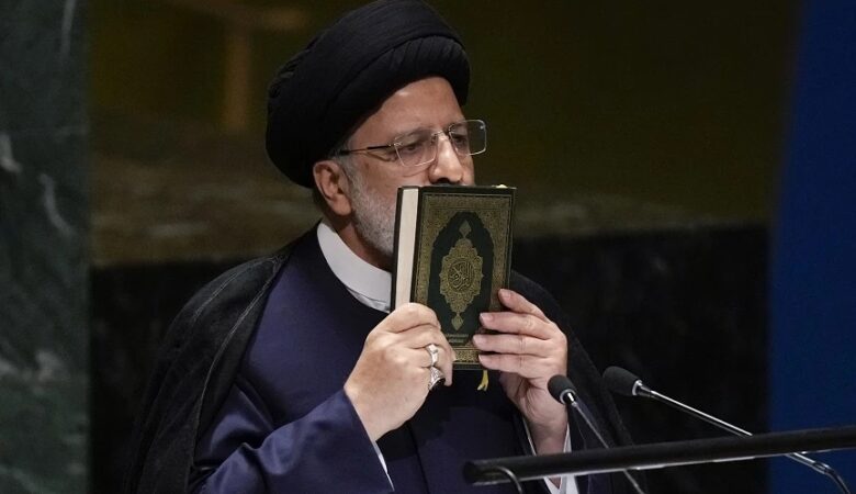 Ιράν: Ο πρόεδρος της χώρας κατηγόρησε τις ΗΠΑ πως «υποκίνησαν» τον πόλεμο στην Ουκρανία για να αποδυναμώσουν την Ευρώπη