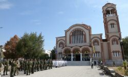 Σε κλίμα οδύνης το τελευταίο «αντίο» στους τρεις στρατιωτικούς που σκοτώθηκαν στη Λιβύη