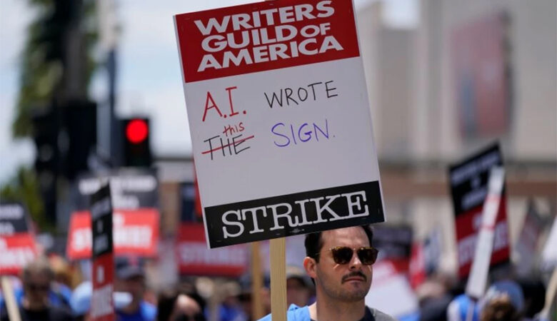 Απεργία στο Χόλιγουντ: Επίτευξη προσωρινής συμφωνίας στις ΗΠΑ μεταξύ των σεναριογράφων και των κινηματογραφικών στούντιο