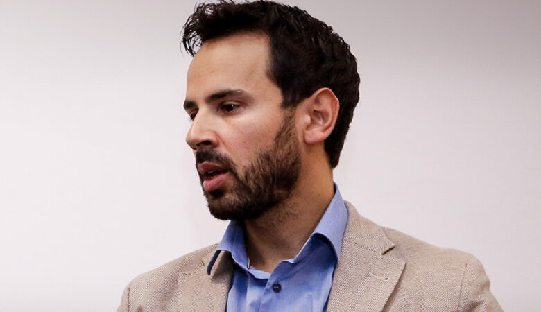 Ρωμανός: Τρία εικοσιτετράωρα μετά τις καταγγελίες του τέως οικονομικού διευθυντή του ΣΥΡΙΖΑ, ο Κασσελάκης δεν έχει δώσει καμία απάντηση
