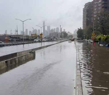 Πλημμύρες στη Νέα Υόρκη – Έκλεισαν εν μέρει το δίκτυο του Μετρό και τα αεροδρόμια