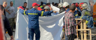 Τραγωδία στον Πειραιά με νεκρό 27χρονο – Τι συνέβη και καταπλακώθηκε σε φρεάτιο – Τραγική φιγούρα η σύζυγός του