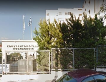 Ο Χρυσοχοΐδης έπαυσε την διοίκηση του νοσοκομείου «Αγία Όλγα»