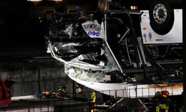 Τροχαίο δυστύχημα στην Βενετία: Βίντεο ντοκουμέντο από την στιγμή που το λεωφορείο πέφτει από γέφυρα