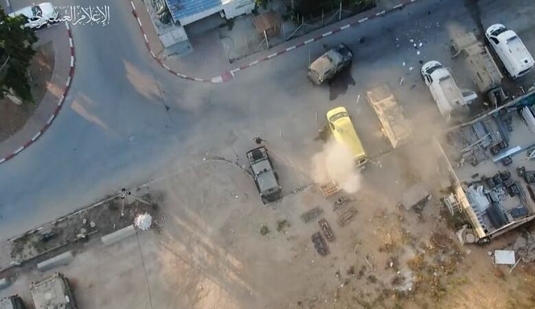 Πόλεμος στο Ισραήλ: Δείτε τη στιγμή που drone της Χαμάς βομβαρδίζει ασθενοφόρο