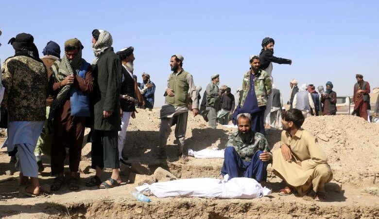 Κόλαση με τον σεισμό στο Αφγανιστάν: Πάνω από 2.400 οι νεκροί