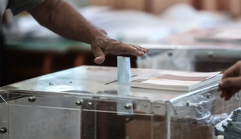 Αυτοδιοικητικές εκλογές: Άνοιξαν οι κάλπες για τον δεύτερο γύρο – Ποιοι δήμοι και περιφέρειες κρίνονται