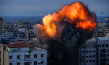 Πόλεμος στη Μέση Ανατολή: Με εκτελέσεις ομήρων εάν συνεχιστούν οι βομβαρδισμοί στη Γάζα απειλεί η Χαμάς