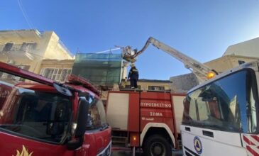 Aναστάτωση στο κέντρο της Κέρκυρας από φωτιά διαμέρισμα