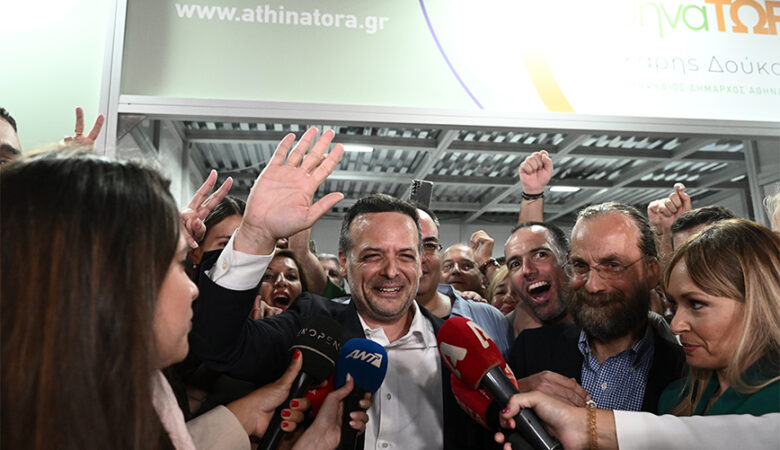 Όλοι όσοι εκλέγονται στο δημοτικό συμβούλιο της Αθήνας – 26 εκλέγει ο μεγάλος νικητής Χάρης Δούκας