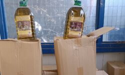 Ιδιοκτήτης μίνι-μάρκετ στην Πέλλα πουλούσε αμφιβόλου ποιότητας και προέλευσης ελαιόλαδο