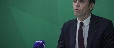 Μάντζος: Η προληπτική επίθεση του Ισραήλ στο Ιράν κλιμακώνει επικίνδυνα την ένταση στη Μέση Ανατολή