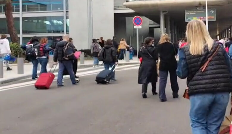 Νέος συναγερμός στη Γαλλία για βόμβες στα αεροδρόμια – Εκκενώνονται σε Λιλ, Ναντ, Μπορντό και Μονπελιέ
