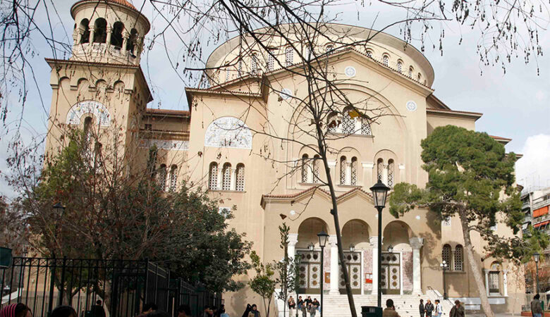 Για πλημμελήματα διώκεται ο Σύρος που φώναζε «Αλλάχου Ακμπάρ» στον ναό του Αγίου Παντελεήμονα