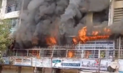Δύο νεκροί και τρεις τραυματίες από φωτιά σε πολυκατοικία στο Μουμπάι της Ινδίας