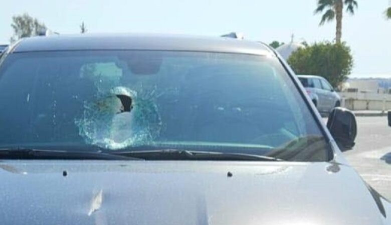 Κύπρος: Πέτρα που πάτησε φορτηγό, έσπασε παρμπρίζ αυτοκινήτου και τραυμάτισε σοβαρά μία 7χρονη
