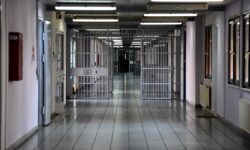 Στη φυλακή η 64χρονη που συνελήφθη στο Παλαιό Ψυχικό για ακάλυπτες επιταγές
