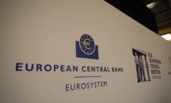 Αμετάβλητα διατήρησε τα επιτόκια η ΕΚΤ – Αναθεωρημένες προβλέψεις για πληθωρισμό και ανάπτυξη