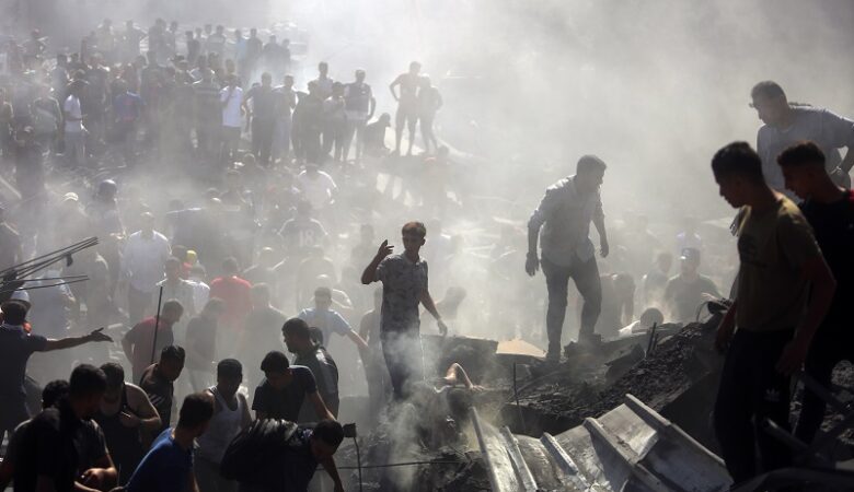 Πόλεμος στη Μέση Ανατολή: Οι ισραηλινοί βομβαρδισμοί της Γάζας έχουν στοιχίσει τη ζωή σε 50 ομήρους, λέει αξιωματούχος της Χαμάς