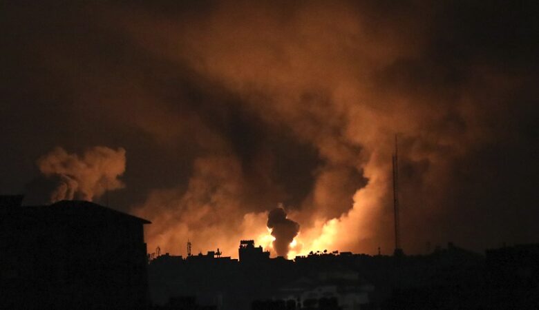 Πόλεμος στη Μέση Ανατολή: Το Ισραήλ σφυροκοπεί τη Γάζα – Η Χαμάς καλεί τους Παλαιστίνιους «να πάρουν τα όπλα»