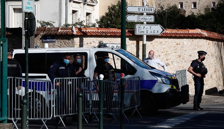 Γαλλία: Αστυνομικοί πυροβόλησαν γυναίκα που φορούσε αμπάγια και φώναζε «Αλαχού Ακμπάρ» στο Παρίσι