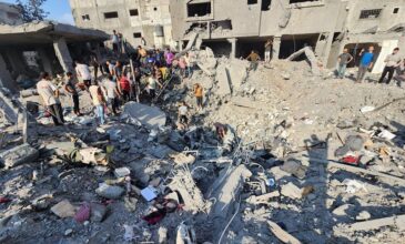 Πόλεμος στη Μέση Ανατολή: Νέος πολύνεκρος ισραηλινός βομβαρδισμός σε προσφυγικό καταυλισμό στη Γάζα