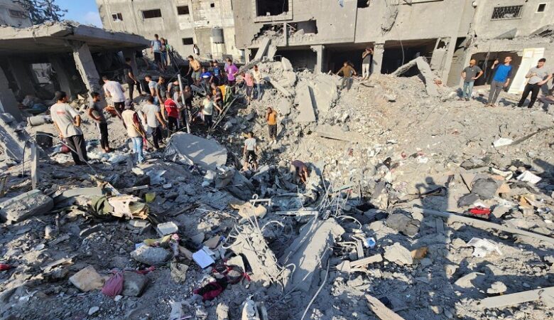 Πόλεμος στη Μέση Ανατολή: Νέος πολύνεκρος ισραηλινός βομβαρδισμός σε προσφυγικό καταυλισμό στη Γάζα