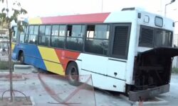 Δύο 19χρονοι κατηγορούνται για ξυλοδαρμό οδηγού λεωφορείου