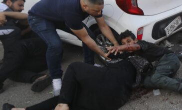 Πόλεμος στη Μέση Ανατολή: Η Χαμάς λέει ότι 13 σκοτώθηκαν και 26 τραυματίστηκαν από το πλήγμα σε ασθενοφόρο