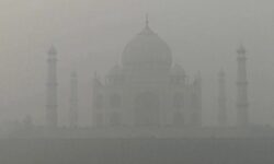 Ινδία: «Εξαφανίστηκε» τo Ταζ Μαχάλ λόγω πυκνής ομίχλης – Δείτε βίντεο