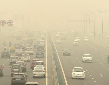 Ινδία: Το Νέο Δελχί θα περιορίσει τη χρήση αυτοκινήτων για να μειώσει την ατμοσφαιρική ρύπανση